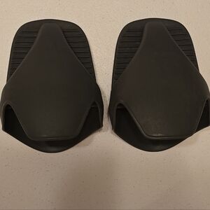 Pampered Chef Gray Silicone Mini Oven Mitts-Used Once